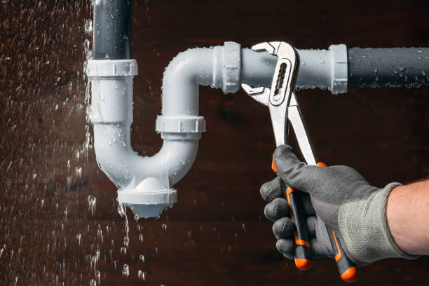 Professional Gas Line Repair technician working in Elizabeth, IN